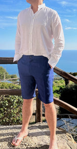 Pantaloni corti in lino blu