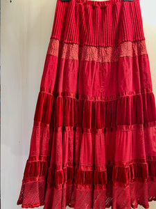 Gonna a balze in velluto, colore rosso